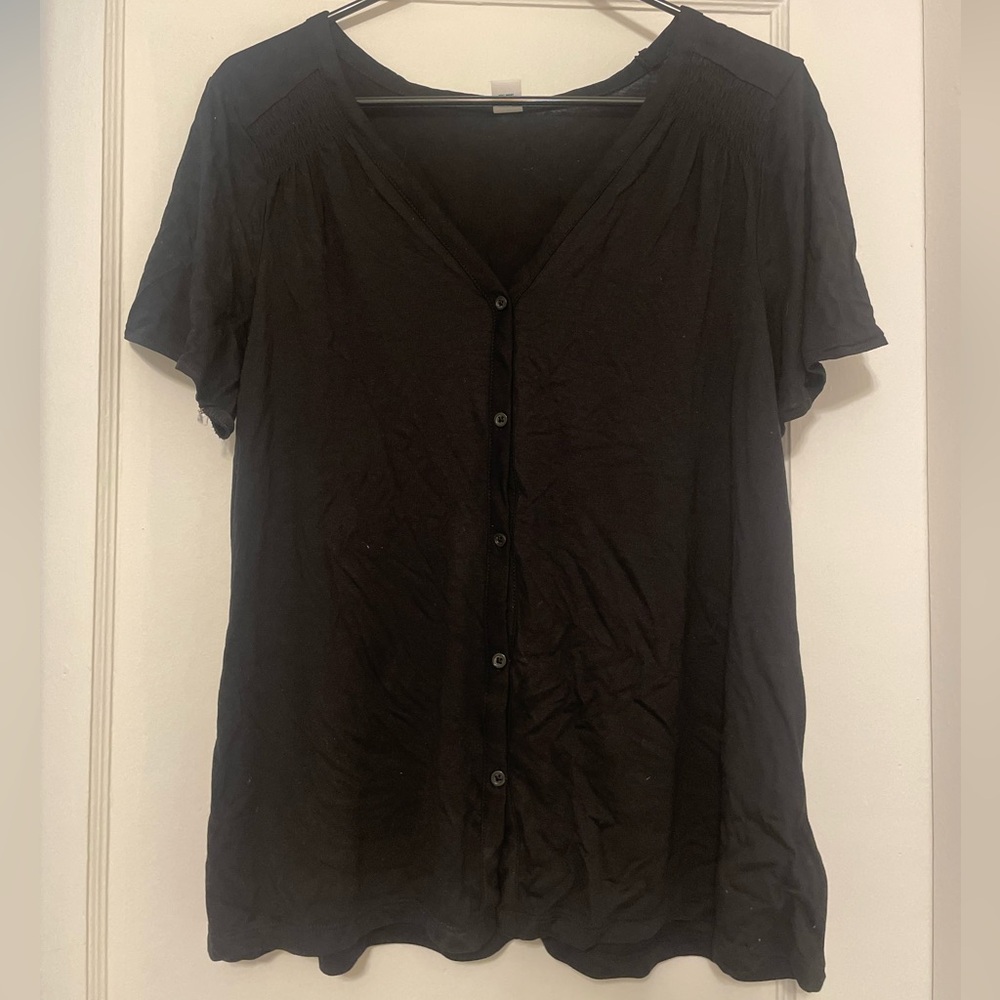 NWOT Old Navy size medium black button up blouse with shoulder accents